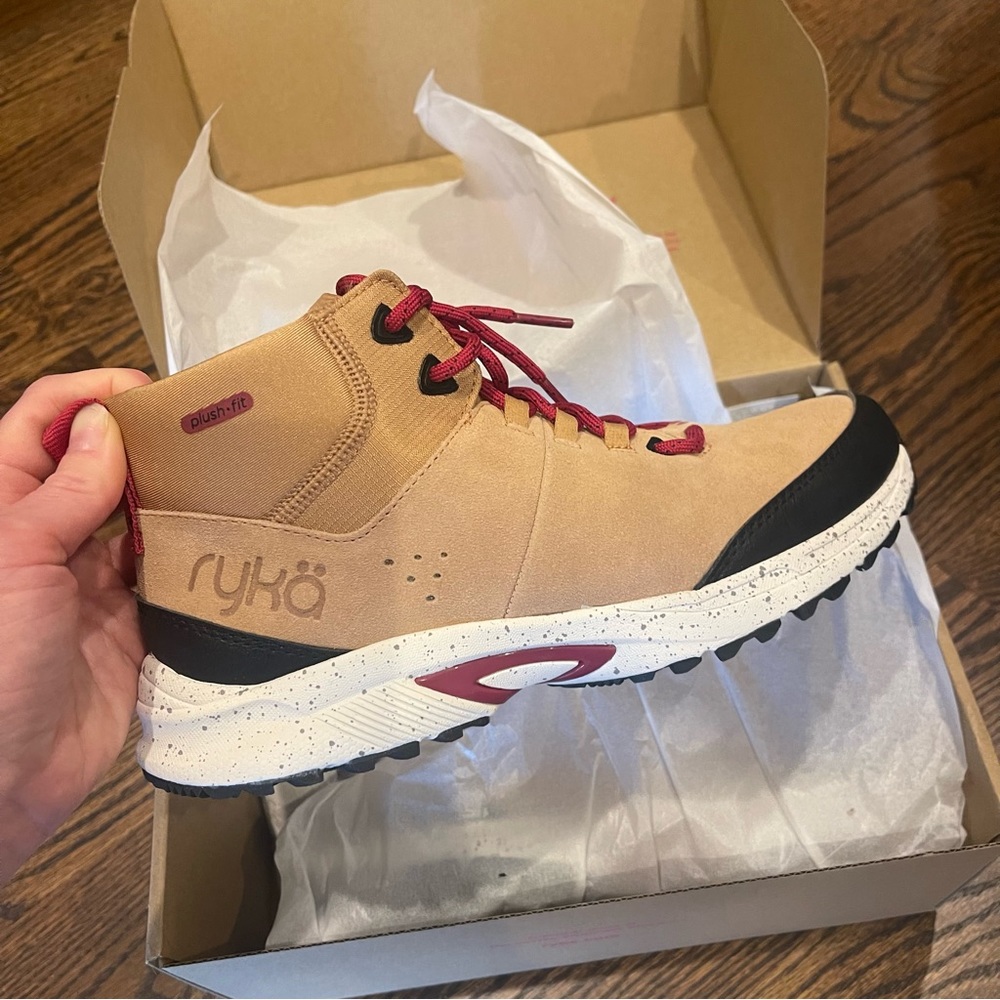 NWT RYKA HIKING BOOTS